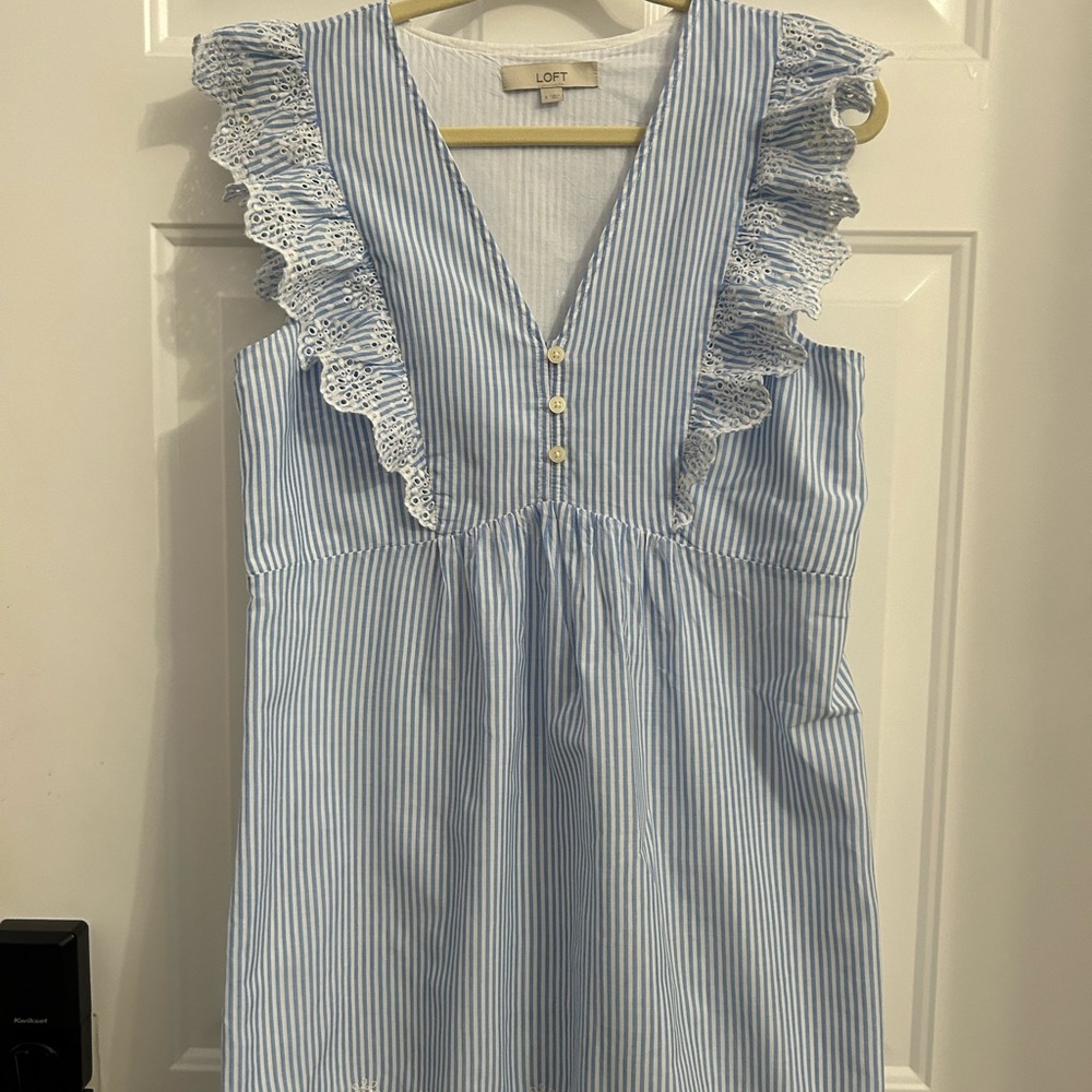 Loft flutter sleeve dress. EUC.